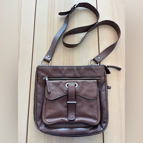 Danier Handbags - DANIER vintage crossbody leather bag!